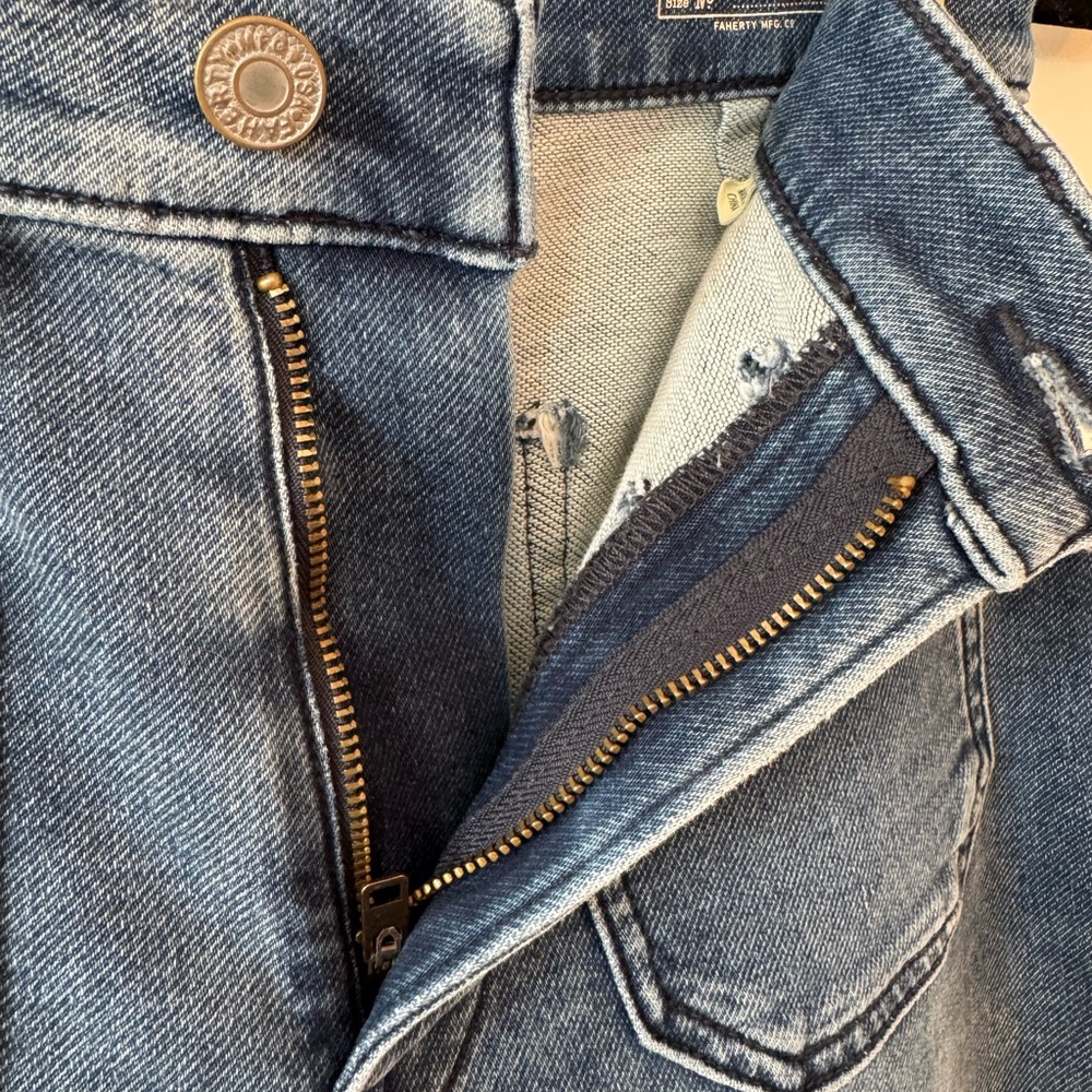 Fajerty High-Rise Straight Leg Women's Jeans in Light Blue 26 - Picture 6 of 9
